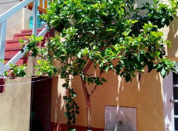 PH · 70m² · 2 Ambientes · 1 Cochera · Retasado Venta de PH 2 Ambientes en Villa Lugano con Patio