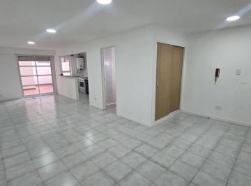Departamento · 41m² · 1 Ambiente · Oportunidad de Inversión: Monoambiente Reciclado a Nuevo con Patio – Ballester Centro