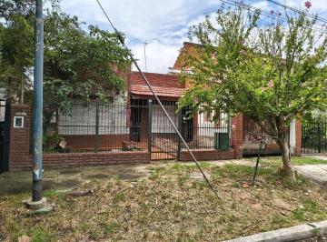 Casa · 136m² · 3 Ambientes · 5 Cocheras · Casa en Jose León Suarez