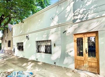 Casa · 188m² · 4 Ambientes · Adrogue - Ph - 3 Dorm.