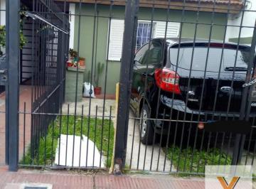 Casa · 56m² · 3 Ambientes · 1 Cochera · Casa en Venta - 2 Dorm. 1 Baño - Cochera - 63 m² - Ringuelet