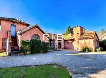 Casa de 4 ambientes, Pilar · Propiedad Neoclásica Sobre 1300 m² - Acepta Financiación