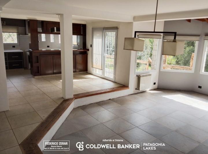 Casa · 200m² · 5 Ambientes · 3 Cocheras