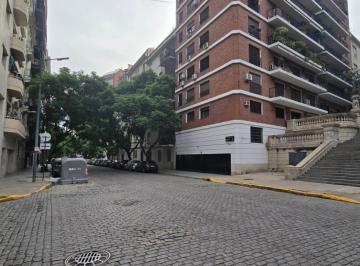 Departamento · 71m² · 2 Ambientes · Venta Departamento 2 Ambientes con Dependencia y Patio Luminoso en La Zona de La Isla en Recoleta.