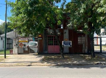 Casa de 5 ambientes, Ituzaingó · Chalet en Venta en Ituzaingo con Local Al Frente
