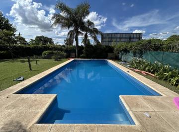 Casa · 179m² · 5 Ambientes · 2 Cocheras · Venta / Permuta | Casa 3 Dorm. con Pileta | Funes