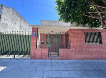 Casa de 3 ambientes, General San Martín · Casa 3 Ambientes con Cochera, Quincho, Parrilla, Fondo y Terraza