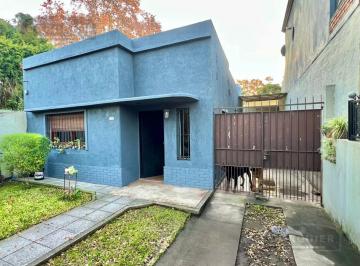 Casa · 392m² · 4 Ambientes · 2 Cocheras · Casa en Jose Marmol