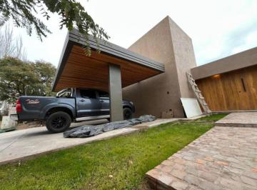 Casa de 6 ambientes, Luján de Cuyo · Casa en Venta, Maipú Mendoza