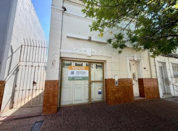 Casa · 130m² · 5 Ambientes · 1 Cochera · Propiedad de 2 Habitaciones con Cohera en Barrio 9 de Julio