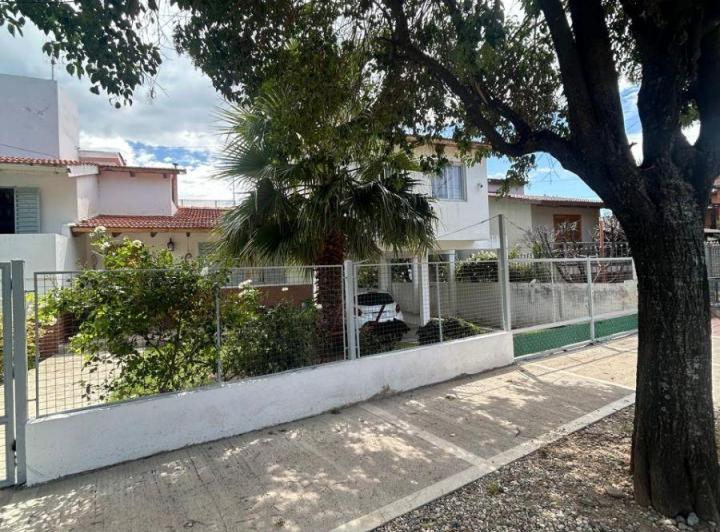 Casa · 307m² · 12 Ambientes · 4 Cocheras
