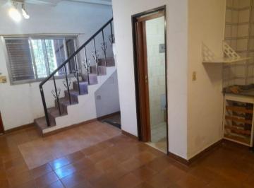 Casa en Alquiler de 3 ambientes Adrogué · Alquiler de Dúplex en Excelente Zona de Adrogué - No Paga Expensas