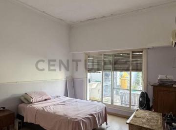 Casa · 188m² · 6 Ambientes · 1 Cochera · Casa Centro con Pileta y 3 Dorm.