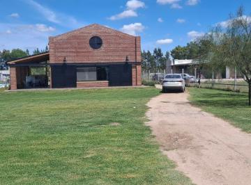 Casa de 5 ambientes, San Vicente · Casa 3 Dorm.,3 Baños Pileta Quincho Galpón o Cochera Cubierta Parque de 2100 m² en Domselaar.