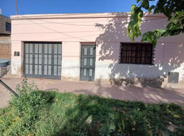 Casa de 4 ambientes, Godoy Cruz · Casa de Adobe Para Demolición.