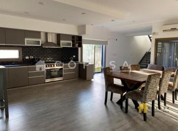 Casa · 306m² · 6 Ambientes · 2 Cocheras · Casa en Sauce Viejo