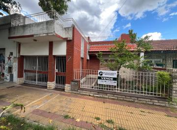 Casa · 110m² · 3 Ambientes · 1 Cochera · Venta Casa con Cochera y Terraza en Sarandi