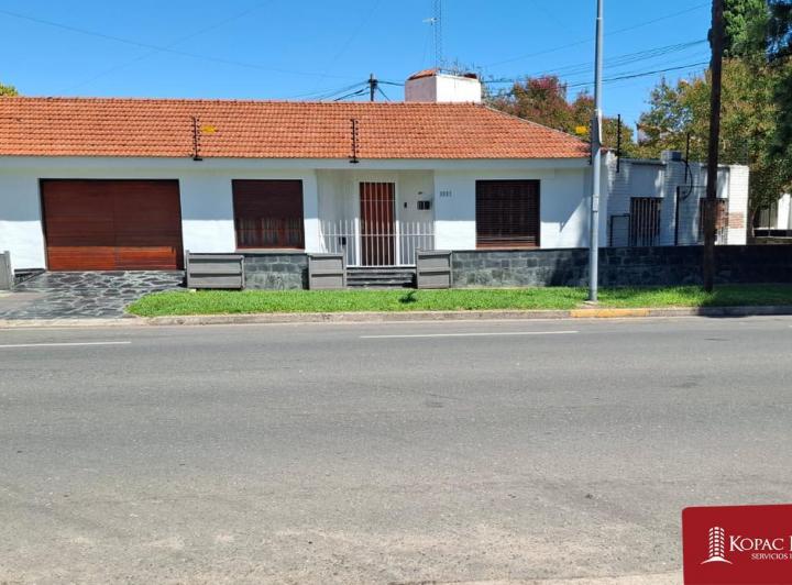 Casa · 212m² · 3 Ambientes