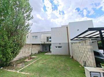 Departamento · 90m² · 4 Ambientes · 2 Cocheras · Dúplex en Venta en Complejo 2 Dorm