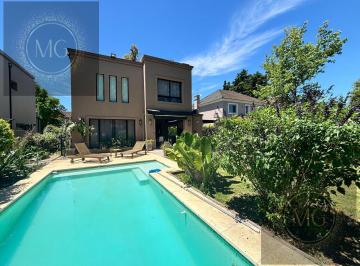 Casa · 200m² · Casa en Venta y Alquiler en Los Angeles Village - Maschwitz