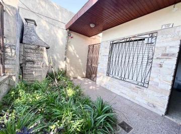 Casa · 190m² · 2 Ambientes · Venta Casa con Local en Villa Ballester Gran Esquina
