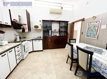 Casa · 210m² · 6 Ambientes · 2 Cocheras · Casa en Hurlingham