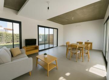 Casa · 110m² · 5 Ambientes · 1 Cochera · Casa en Venta Dos Dorm. Condominios Dm - Don Mateo - Funes