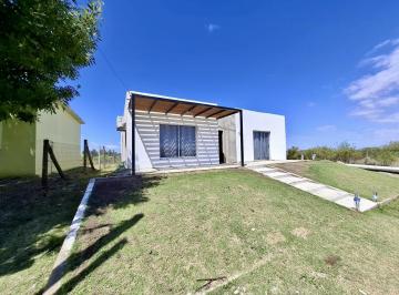 Casa · 334m² · 4 Ambientes · 1 Cochera · Casa en Venta de 3 Dorm. y Piscina en Colonia del Sacramento