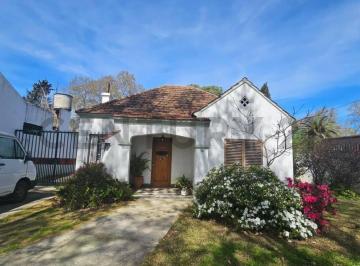 Casa · 181m² · 5 Ambientes · 2 Cocheras · Venta Casa con 3 Dorm. en José Mármol