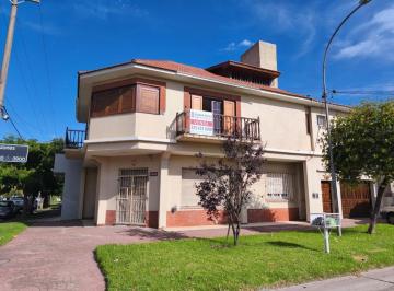 PH · 164m² · 6 Ambientes · 1 Cochera · PH 4 Amb en Planta Alta con Cochera, Mas Dpto. 2 Amb. - Zona: Santa Monica