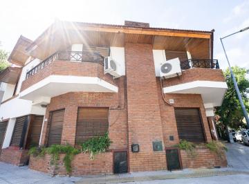 Casa · 101m² · 4 Ambientes · 1 Cochera · Casa en Floresta Norte