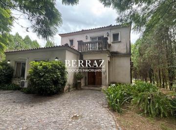 Casa · 188m² · 4 Ambientes · 1 Cochera · Casa Venta 3 Dorm. Barrio Santa Silvina Lote de 814 m² Pilar