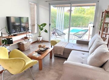 Casa · 119m² · 4 Ambientes · 2 Cocheras · Casa en Pueblo General Belgrano
