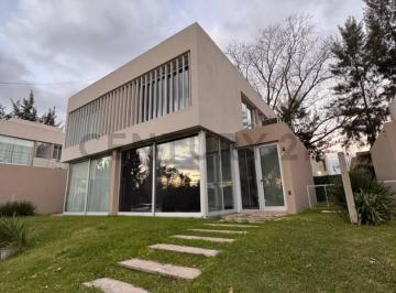 Casa · 100m² · 4 Ambientes · 1 Cochera · 132 y 476 Casa Duplex en Venta 3 Dorm. Barrio Cerrado El Cauce City Bell