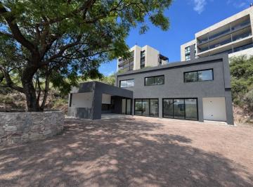 Casa · 320m² · 6 Ambientes · 2 Cocheras · Casa en La Cuesta