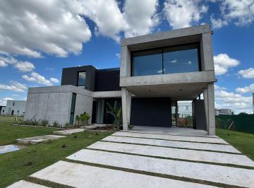 Casa de 7 ambientes, Pilar · Casa 4 Dorm. - Venta - La Calesa - Pilara - Pilar