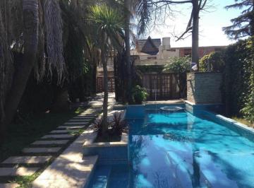 Casa · 400m² · 4 Dormitorios · 3 Cocheras · Casa - Ringuelet