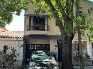 Casa · 123m² · 3 Ambientes · 1 Cochera · Triplex en Venta en Haedo