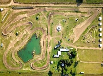 Campo · 75m² · 10 Ambientes · Finca - Guernica