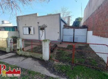 Casa · 65m² · 3 Ambientes · 1 Cochera · Casa en Angel Etcheverry