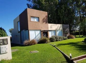 Casa · 178m² · 5 Ambientes · 2 Cocheras · Casa en Venta Barrio Cerrado Club La Candida - Apto Banco