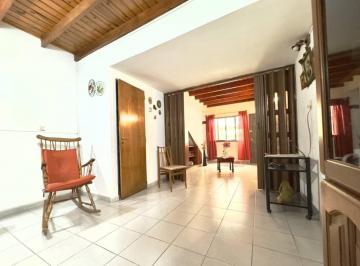 Casa · 64m² · 3 Ambientes · 1 Cochera · Duplex en Venta 2 Dorm. Calle 68 Entre 29 y 30