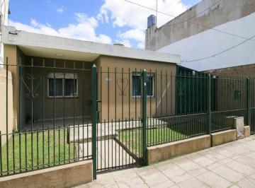 Casa · 150m² · 4 Ambientes · 2 Cocheras · Hermosa Casa con Garage y Parque