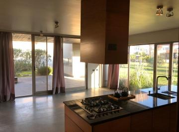 Casa · 5 Ambientes · 1 Cochera · Casa en Alquiler 3 Dorm. Funes Barrio Cerrado