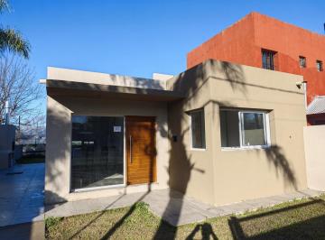Casa · 85m² · 3 Ambientes · 2 Cocheras · Venta Casa 2 Dorm. Funes