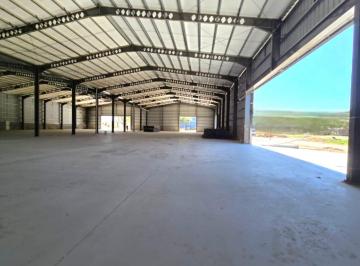 Bodega-Galpón · 2600m² · Galpón en Alquiler Predio Industrial