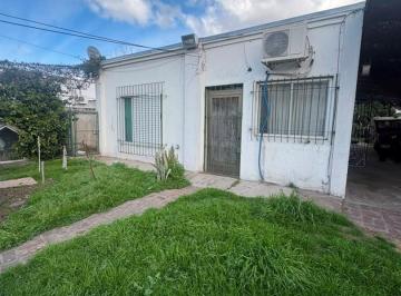 Casa · 74m² · 1 Cochera · Casa en Venta en Don Torcuato, Tigre, G. B. a. Zona Norte