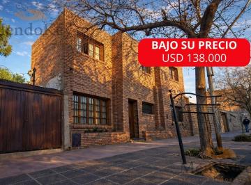 Casa · 141m² · 3 Ambientes · 1 Cochera · Venta de Casa 2 Plantas - Quinta Sección, Ciudad de Mendoza.