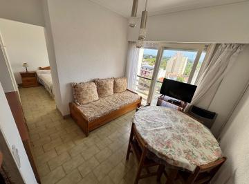 Departamento de 2 ambientes, Miramar · Monoambiente Dividido con Cocina Independiente y Lavadero