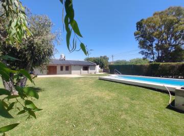 Casa · 70m² · 3 Ambientes · 2 Cocheras · Casa Quinta en Venta en Villa del Plata - Ensenada